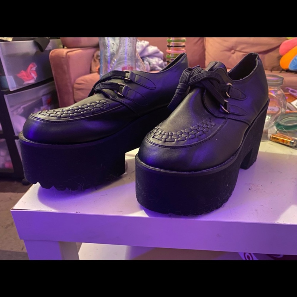 Hot topic platforms - Picture 2 of 2
